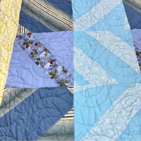 Patchwork Quilt with Red and Blue Accents Machine Homemade 55x40" Cabin Boho - Picture 3 of 6